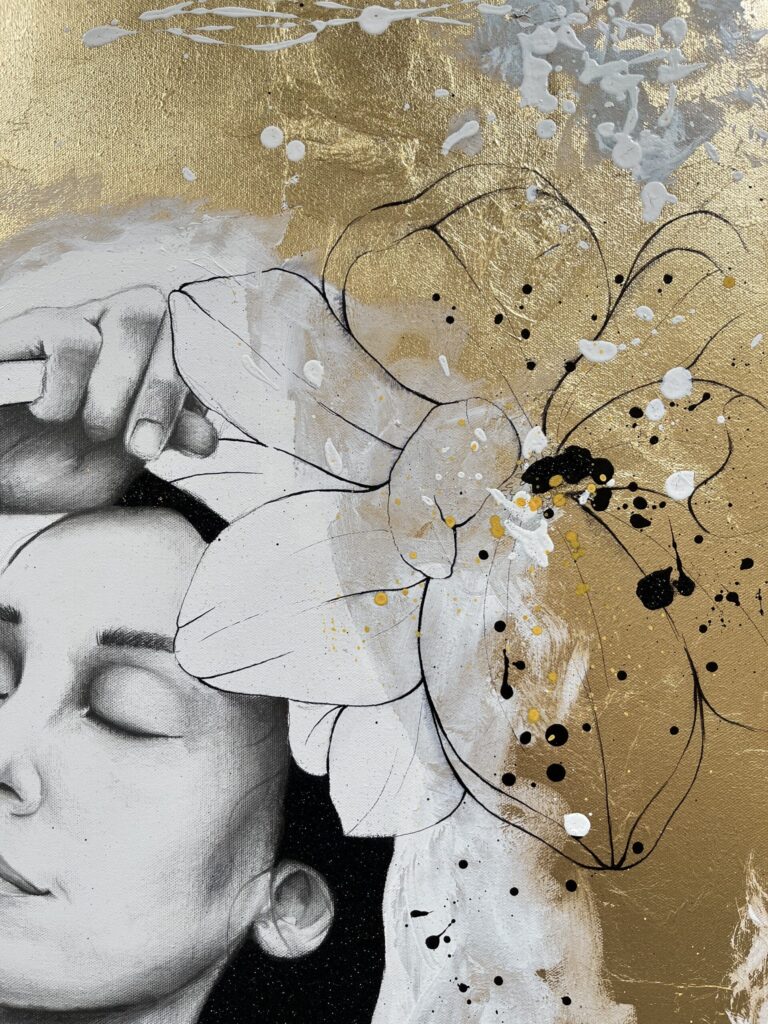 Detailbild Dog Days Blume über Kopf Nadine Elsner