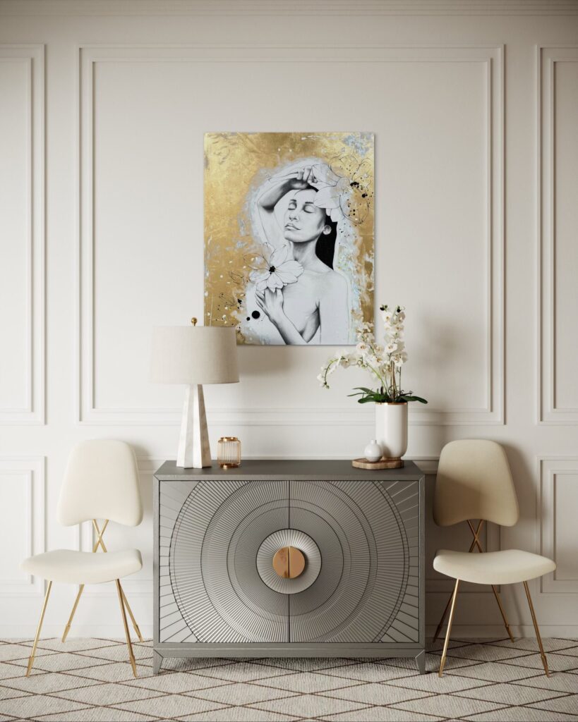 Raumbeispiel Bild Dog Days über grauer Kommode in beigem Raum Nadine Elsner